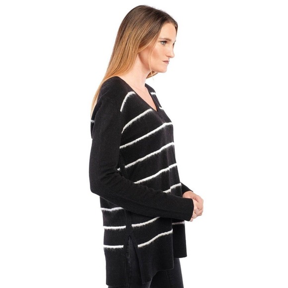 Leo & Sage Size XL Striped Sweater V-Neck Black & White Pullover Long Sleeve - Picture 4 of 5